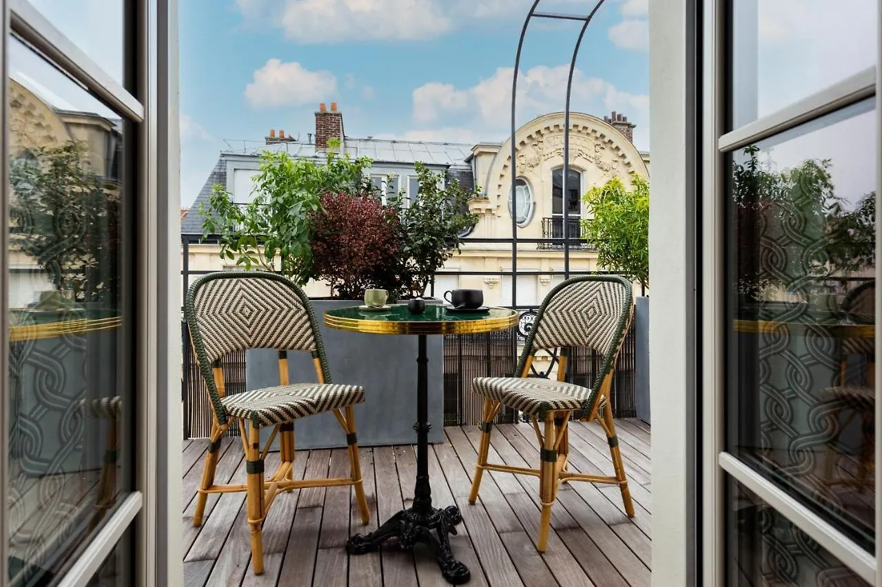 Bonsoir Madame Hotel Paris