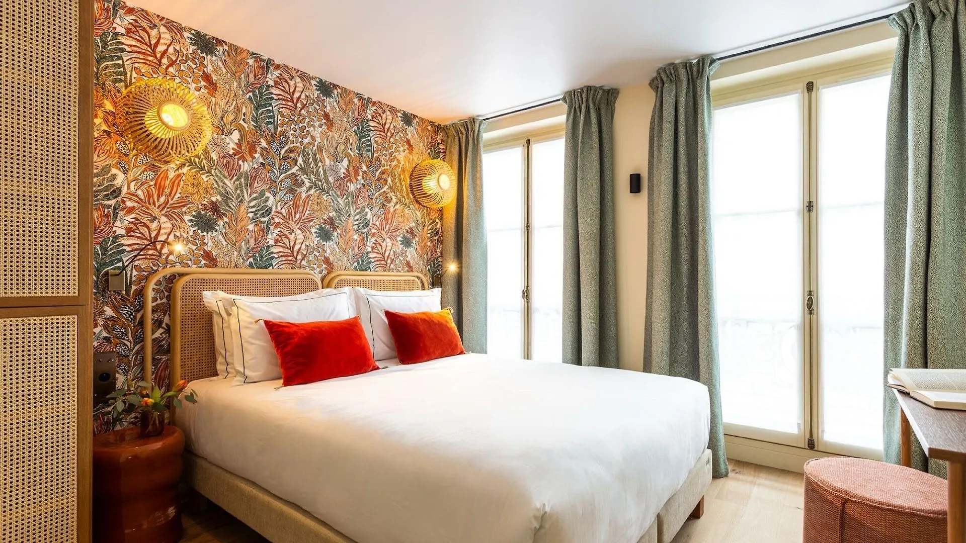 Bonsoir Madame Hotel Paris