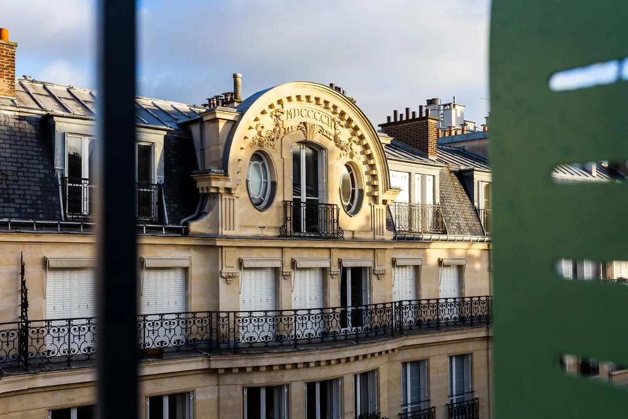 Bonsoir Madame Hotel Paris